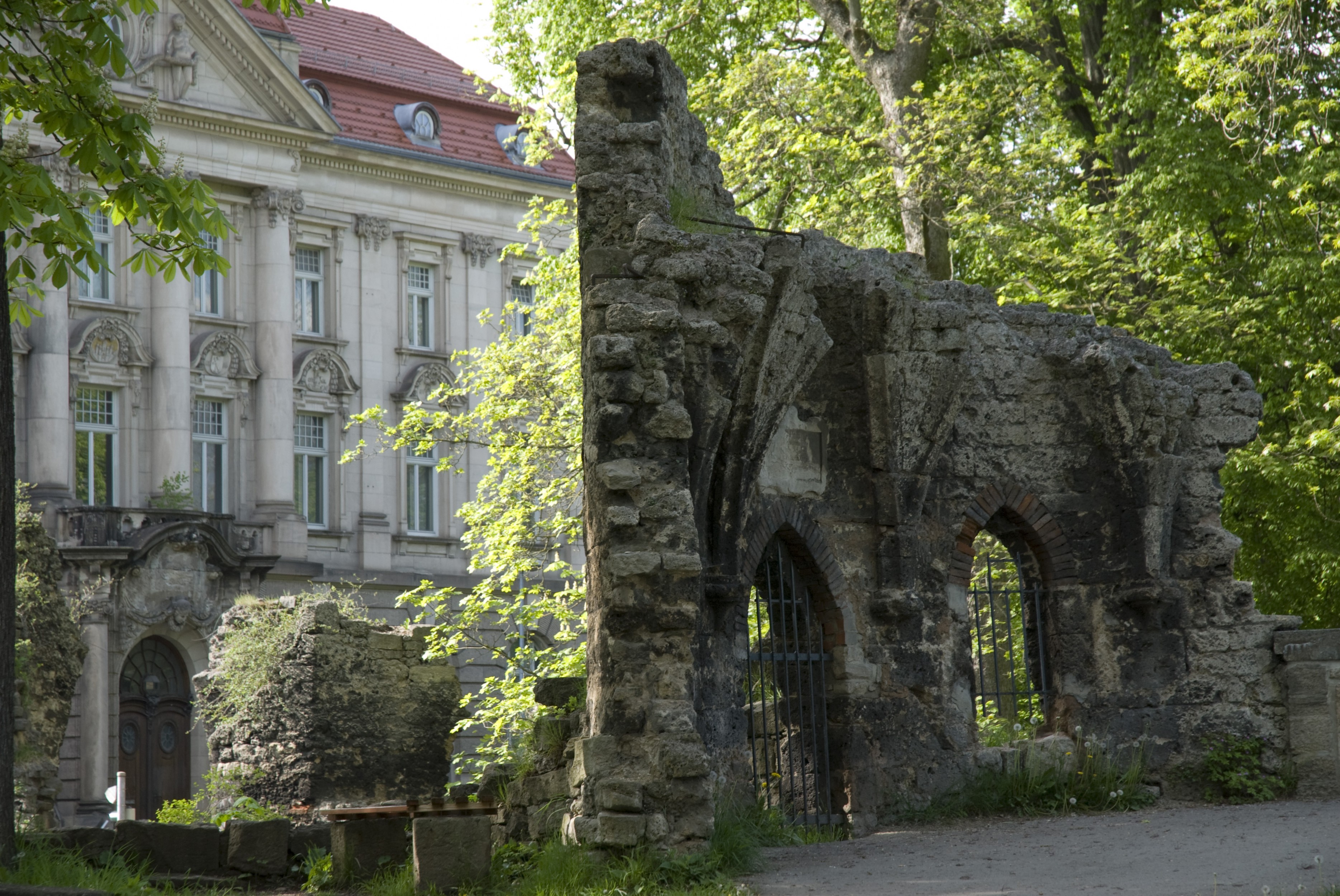 Theater & Englischer Garten Bild: Theater & Englischer Garten