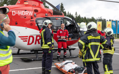 Großaufgebot an Einsatzkräften in Oberhof: „Übung macht sichere Weltmeisterschaften“ – Retter trainieren in LOTTO Thüringen ARENA am Rennsteig