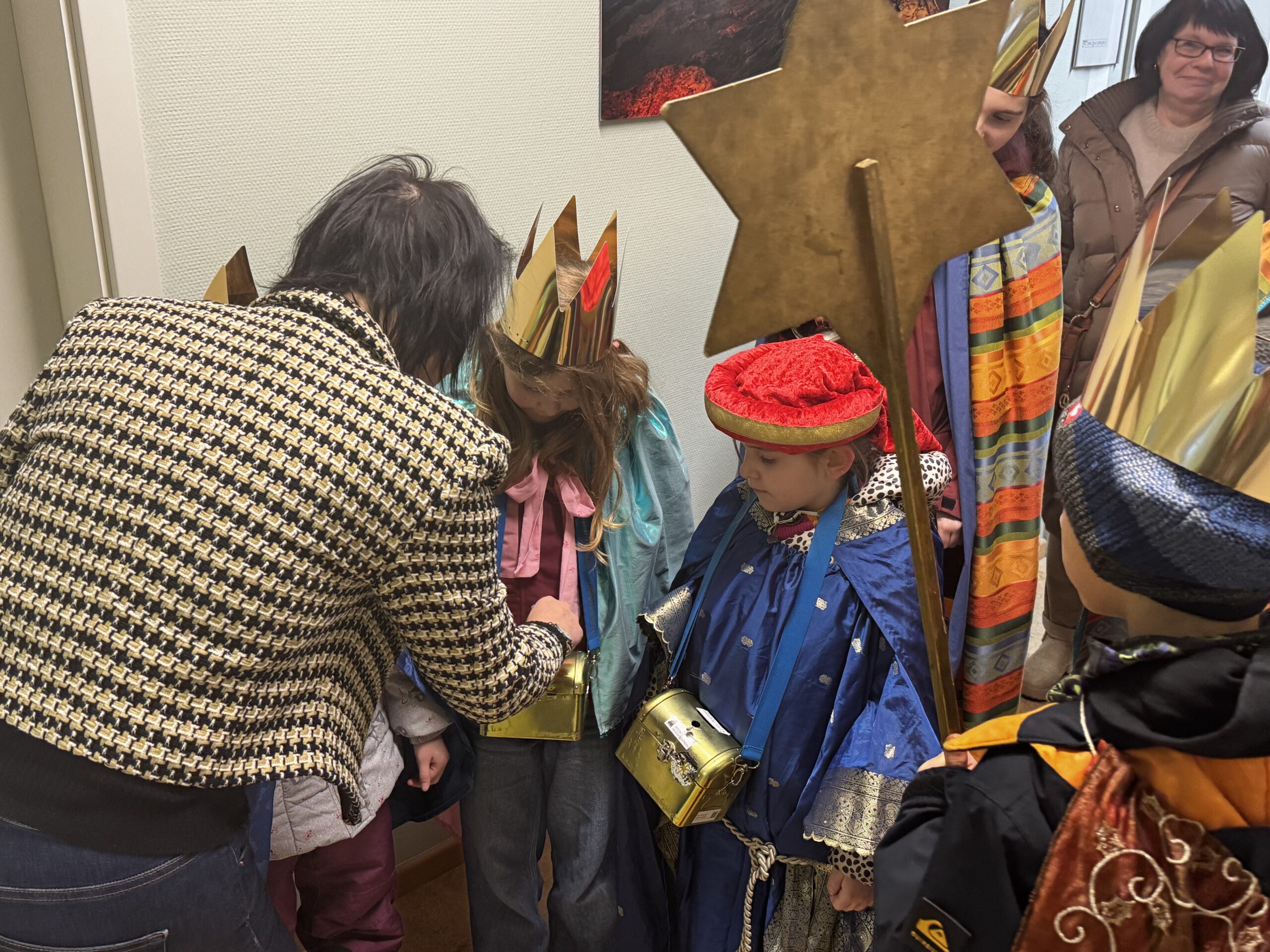 Sternsinger überbringen Segen und setzen Zeichen gegen Kinderarbeit