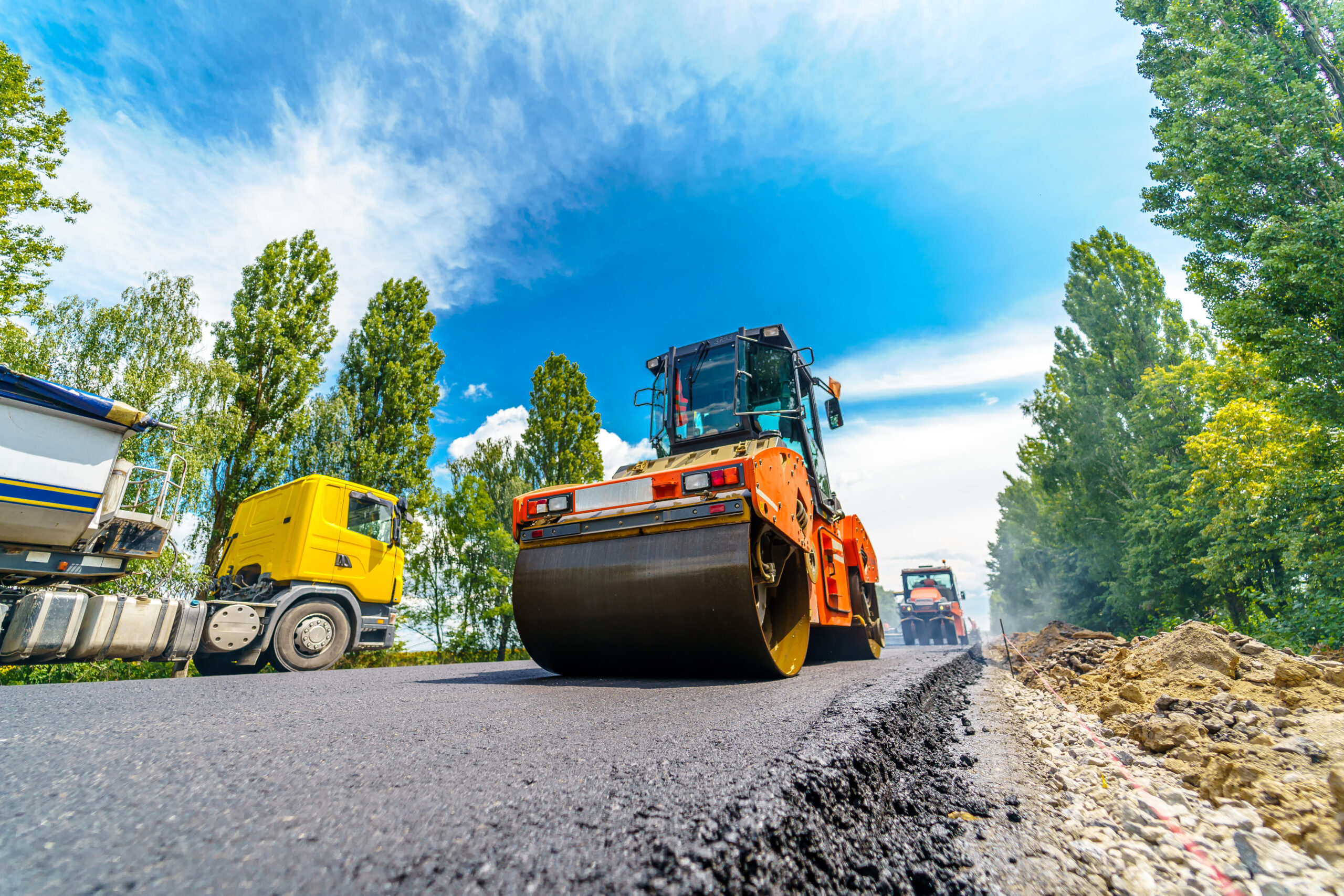 Landratsamt schafft auf Kreisstraße zwischen Behrungen und der L 3029 in Kürze bessere Ausweichmöglichkeiten